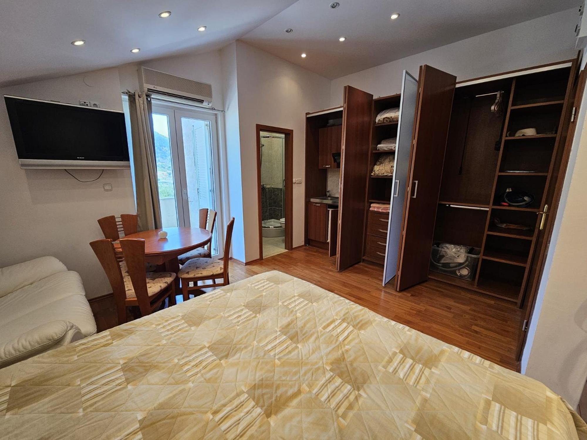 Bolotel Family & Studio Stay Bagian luar foto