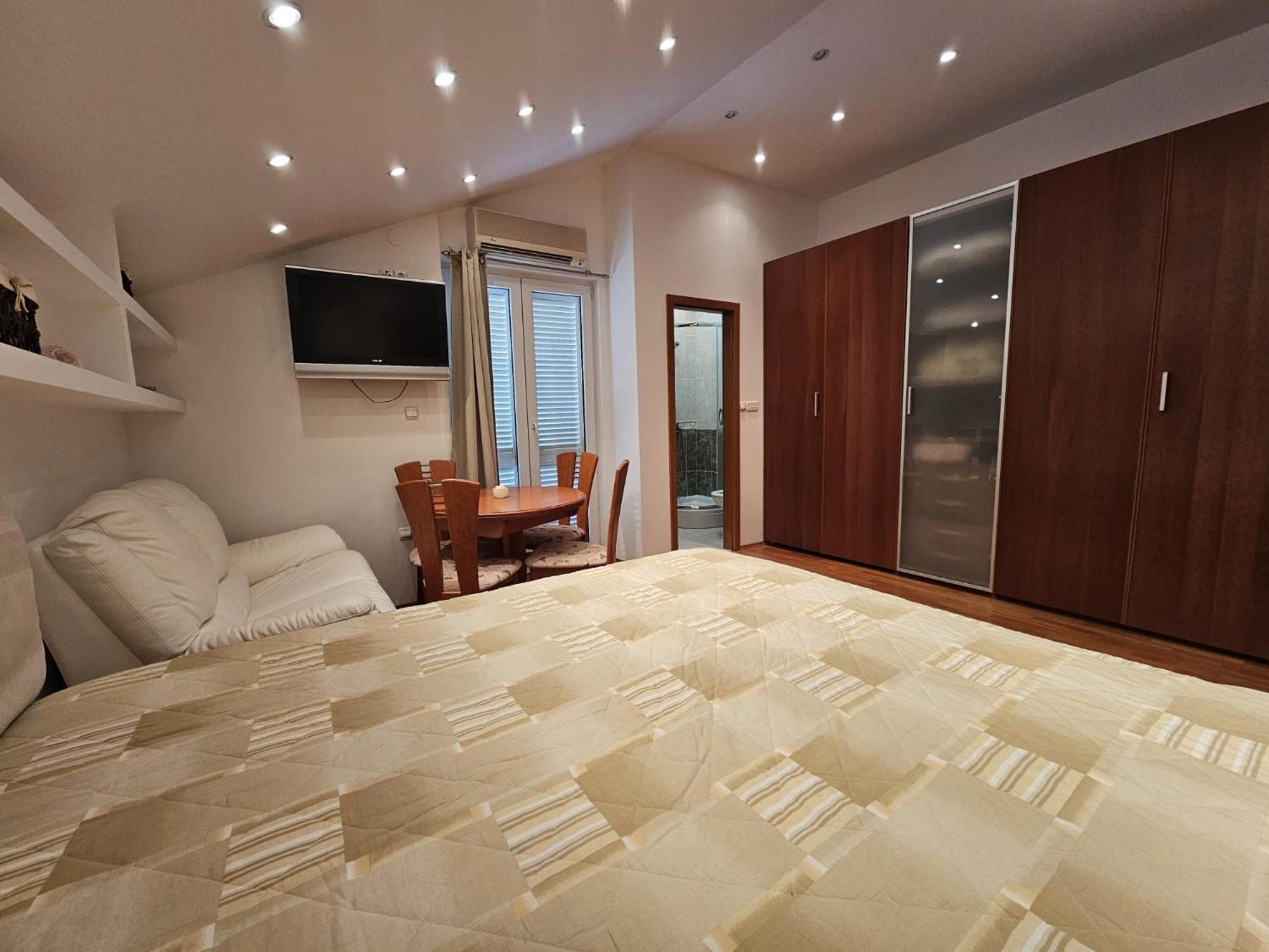Bolotel Family & Studio Stay Bagian luar foto
