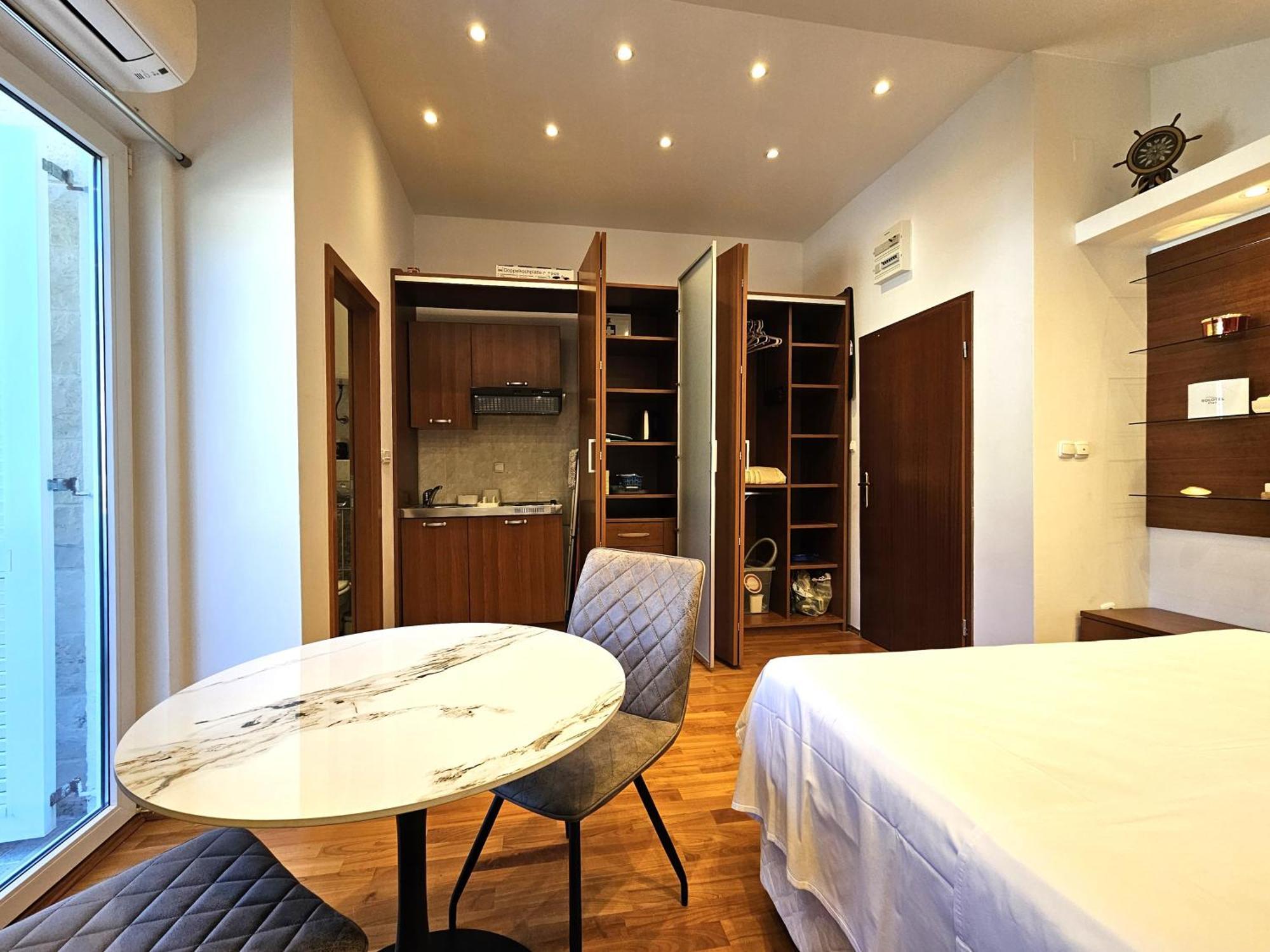 Bolotel Family & Studio Stay Bagian luar foto