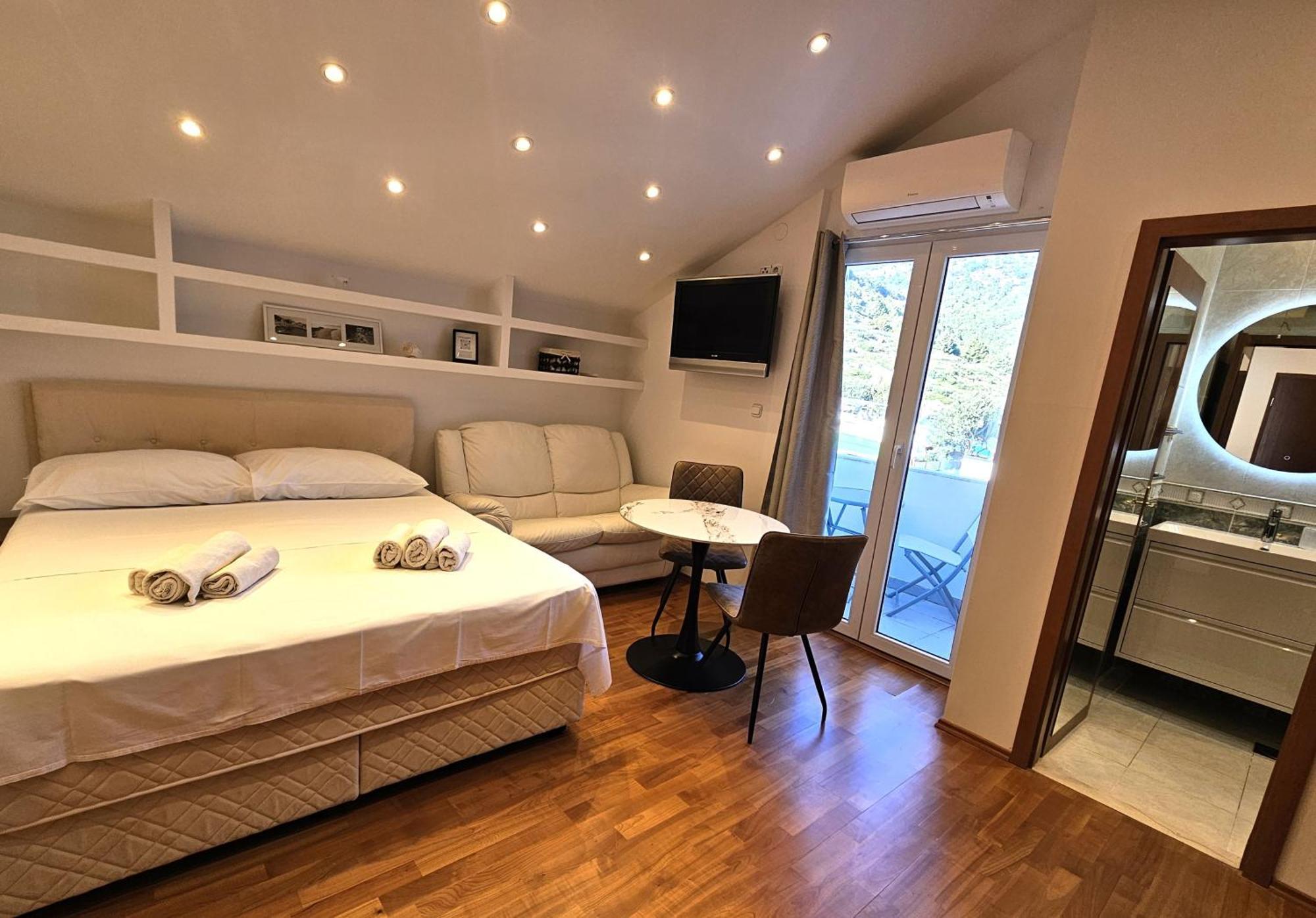 Bolotel Family & Studio Stay Bagian luar foto