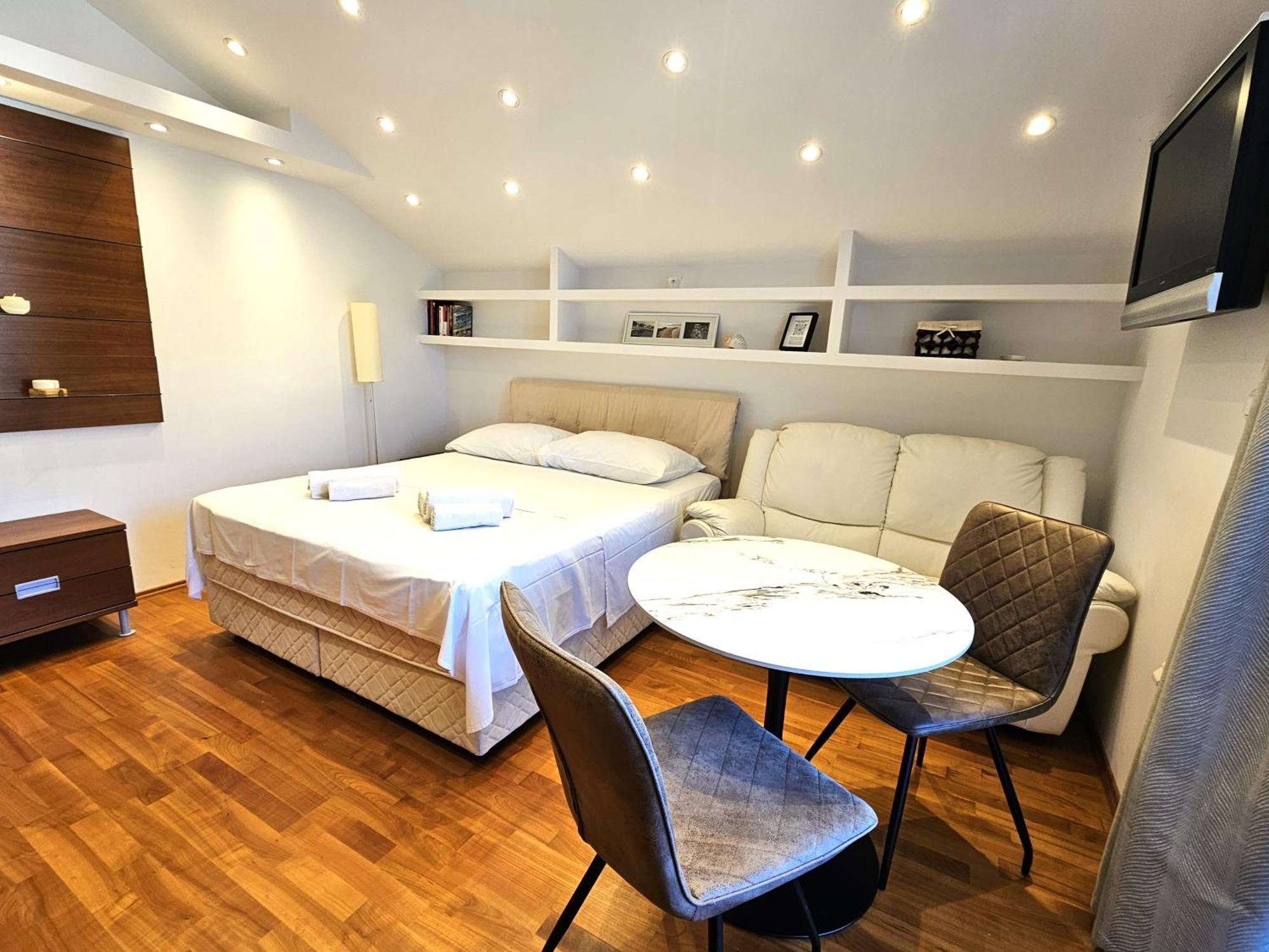 Bolotel Family & Studio Stay Bagian luar foto