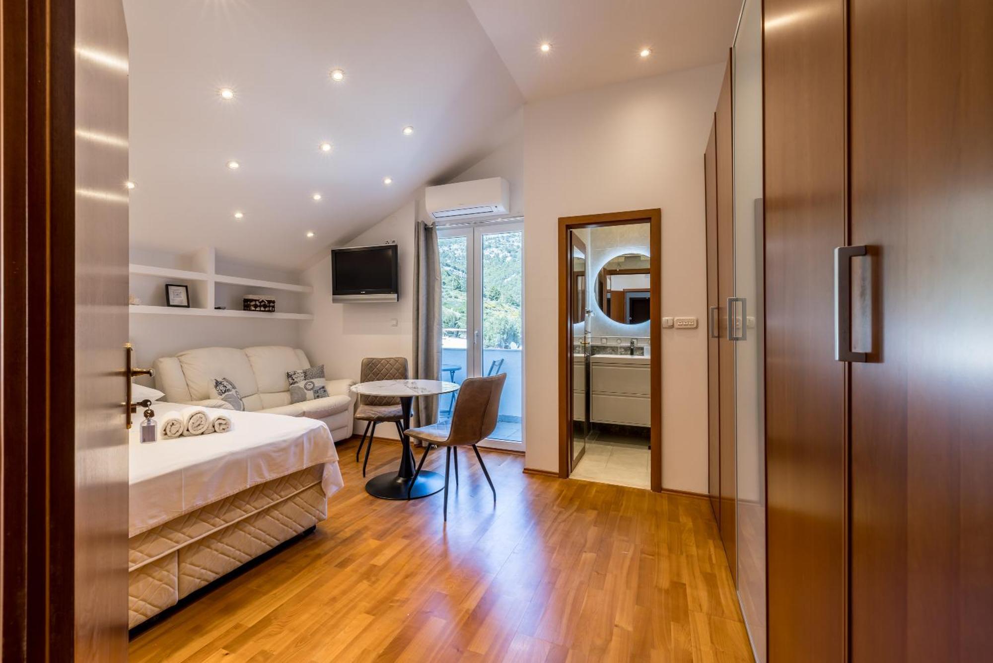 Bolotel Family & Studio Stay Bagian luar foto