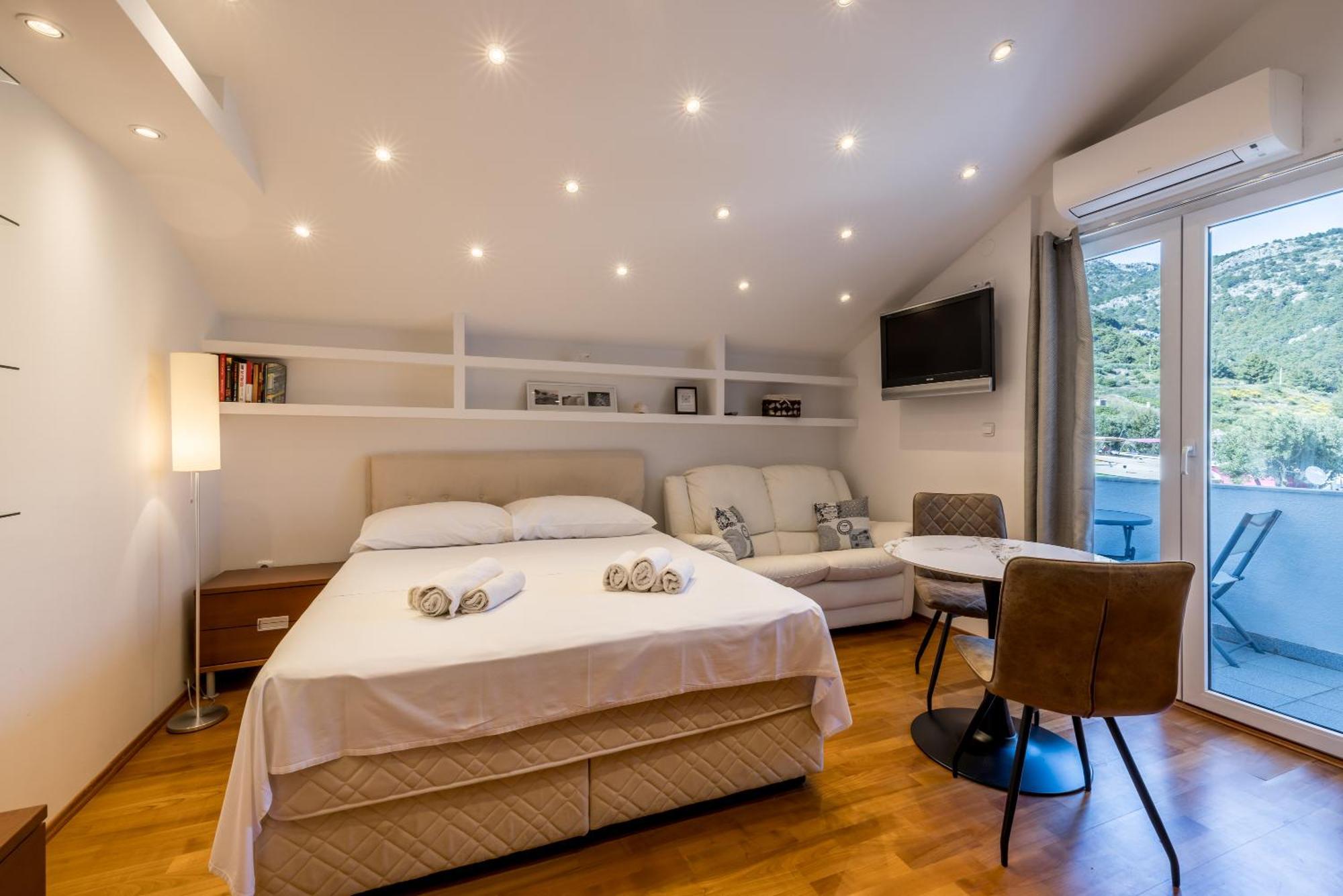 Bolotel Family & Studio Stay Bagian luar foto