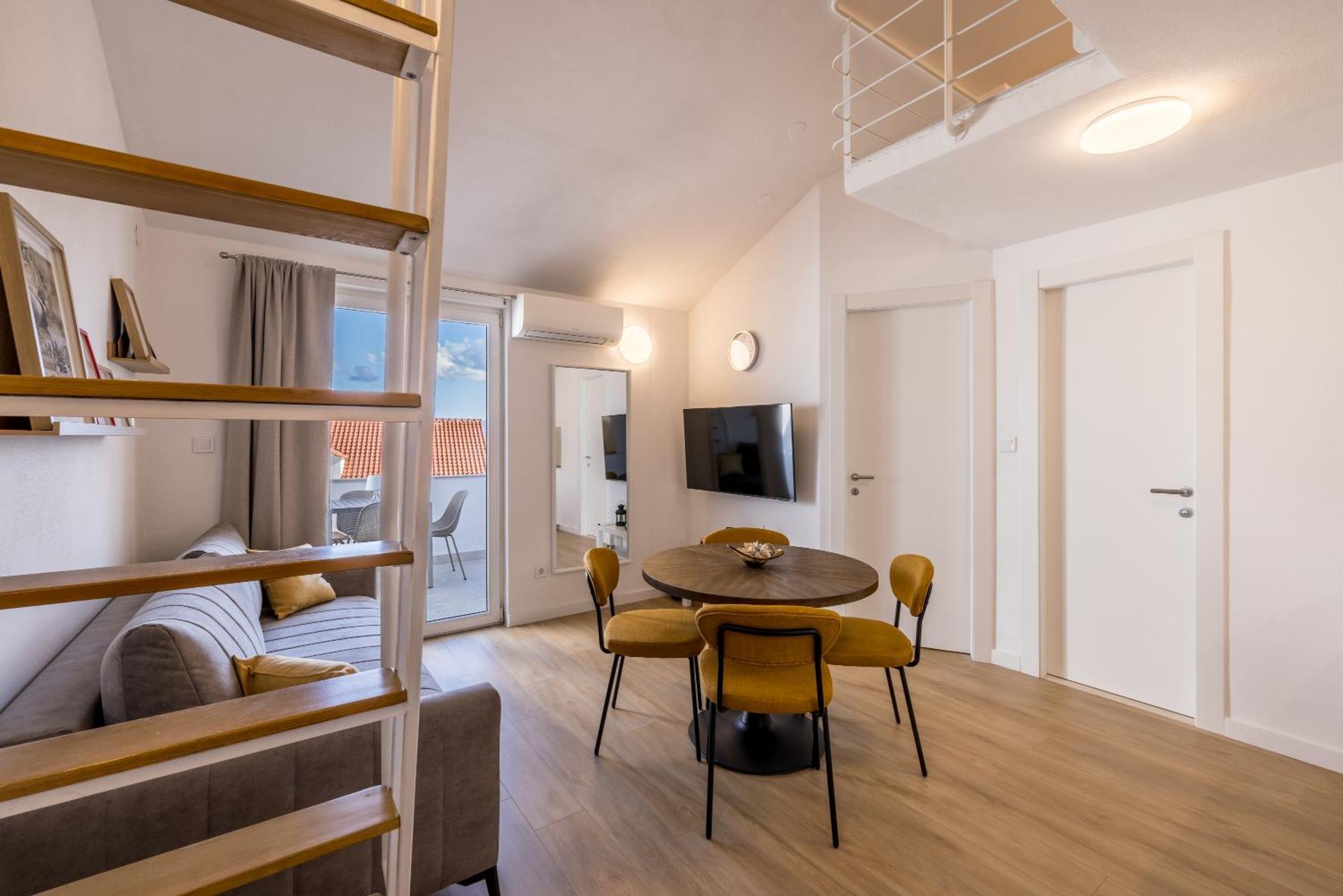 Bolotel Family & Studio Stay Bagian luar foto